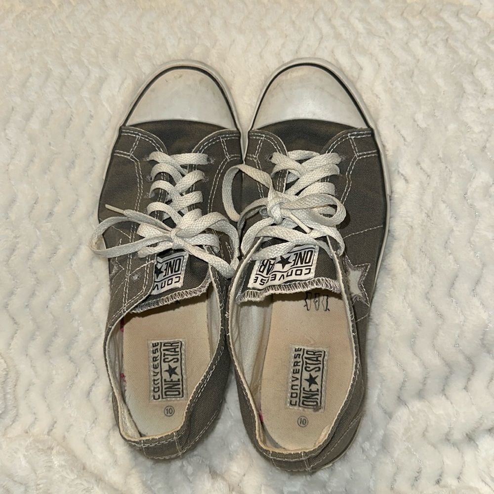 Women’s Size 10 Gray Converse One Star Sneakers
